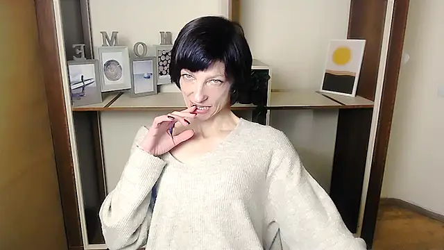  AngeliaFlow  online show from 09/15/25, 06:57