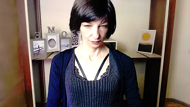  AngeliaFlow  online show from 10/01/25, 06:30