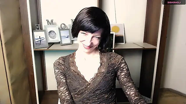  AngeliaFlow  online show from 10/27/25, 07:45