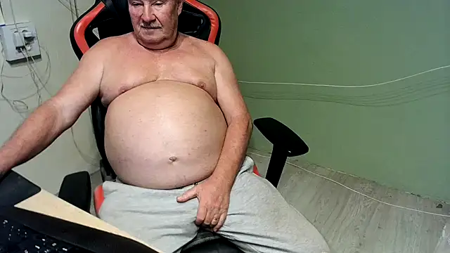 Snapshot of barenfan chatting on 03/06/25, 11:42 barenfan online show from 03/06/25, 11:42