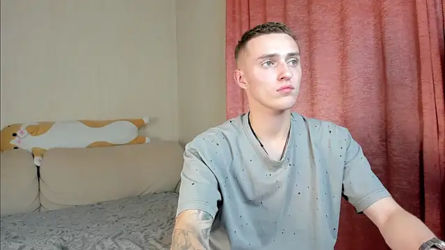 crazybottom99 online show from 10/28/25, 06:21