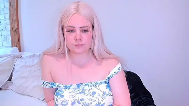  leana  online show from 03/18/25, 09:43