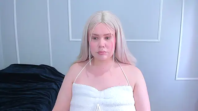  leana  online show from 10/24/25, 05:31