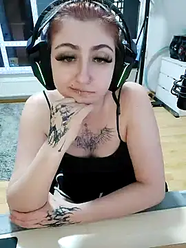 Gamergirl-Linela online show from 03/05/25, 06:34