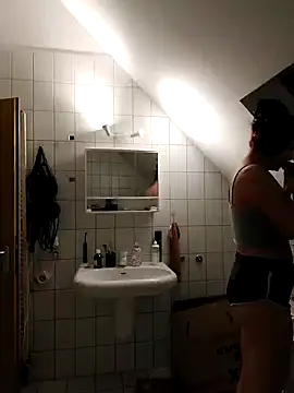 Gamergirl-Linela online show from 03/11/25, 07:14