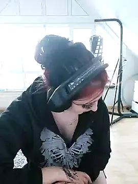 Gamergirl-Linela online show from 03/18/25, 04:15