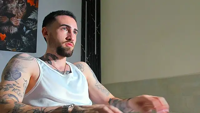 Luke davis01 online show from 03/01/25, 01:07