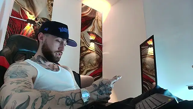 Luke davis01 online show from 01/07/26, 01:13