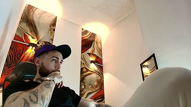 Luke davis01 online show from 04/23/26, 01:13