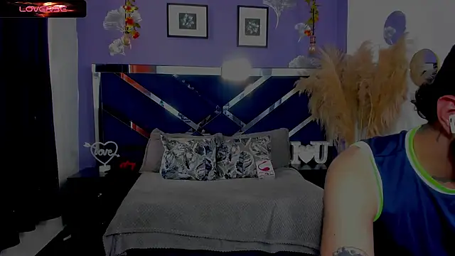 Noa Bonucci online show from 03/12/25, 07:28