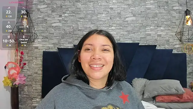 Sophia Brunett online show from 09/12/25, 10:48