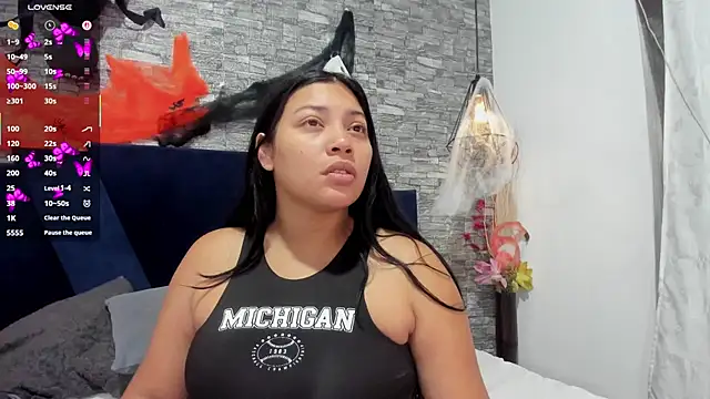 Sophia Brunett online show from 10/21/25, 11:55