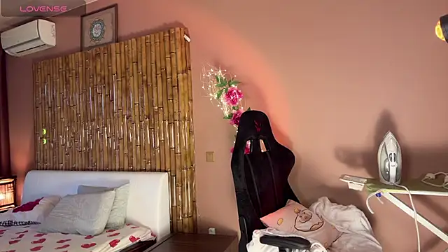 KannaFlirt online show from 10/20/25, 09:32