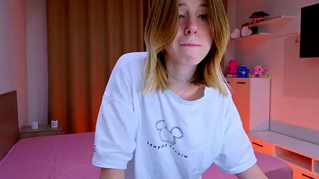 Bella amory online show from 11/17/25, 09:42