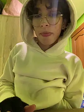 Snapshot of stormmart18 chatting on 02/05/25, 10:22 stormmart18 online show from 02/05/25, 10:22