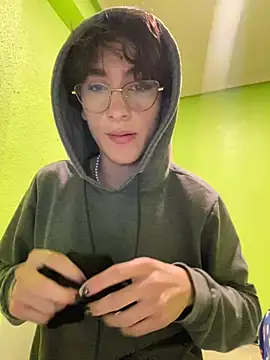 stormmart18 online show from 02/09/25, 07:41