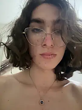 Snapshot of stormmart18 chatting on 11/28/25, 01:30 stormmart18 online show from 11/28/25, 01:30