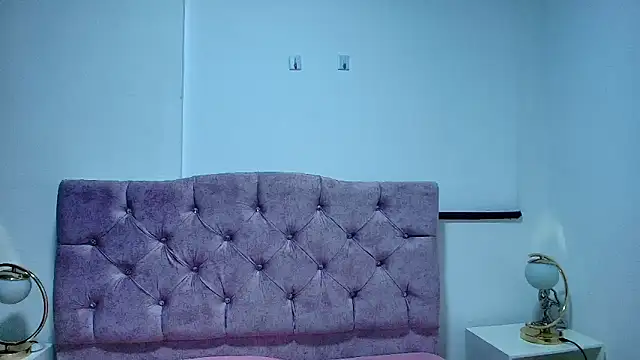 Snapshot of Skye_Moore chatting on 11/24/25, 07:02 Skye Moore online show from 11/24/25, 07:02