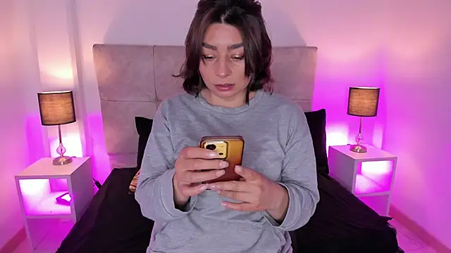 Snapshot of _michonne_ chatting on 03/13/25, 08:22 michonne online show from 03/13/25, 08:22