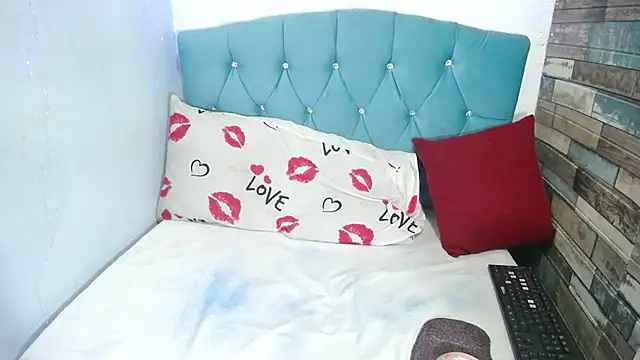 Snapshot of Tiana_Ebony18 chatting on 03/10/25, 03:09 Tiana Ebony18 online show from 03/10/25, 03:09