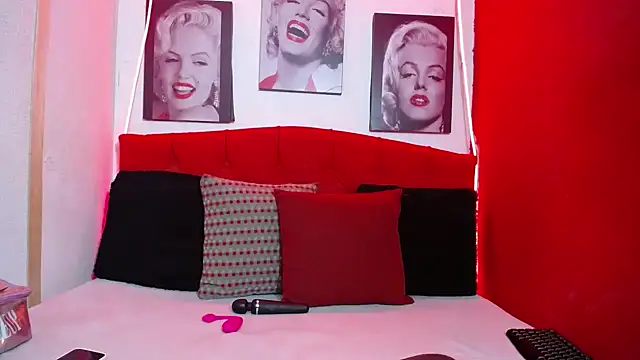 Tiana Ebony18 online show from 04/12/26, 12:10