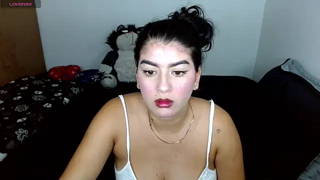 hello kityy25 online show from 05/20/26, 06:36