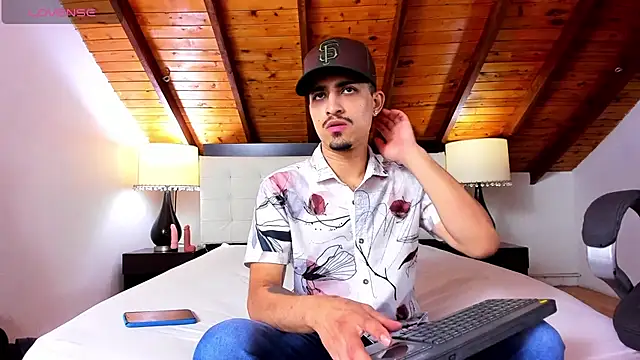 Sebastian Berne online show from 02/13/25, 07:10