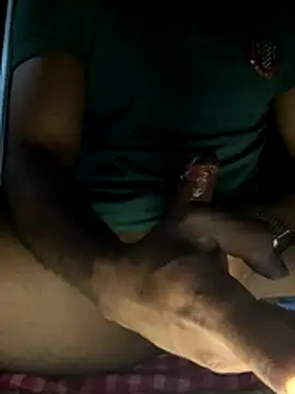 Snapshot of jimi-3011 chatting on 11/28/25, 04:04 jimi-3011 online show from 11/28/25, 04:04