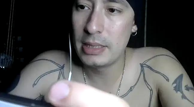 Snapshot of vampireathome chatting on 02/21/25, 04:51 vampireathome online show from 02/21/25, 04:51