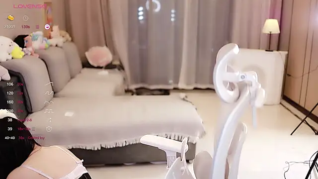 Moonccoi online show from 02/13/25, 09:17