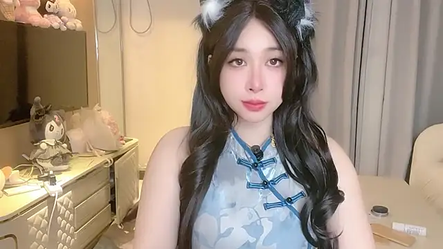 Moonccoi online show from 10/24/25, 12:45