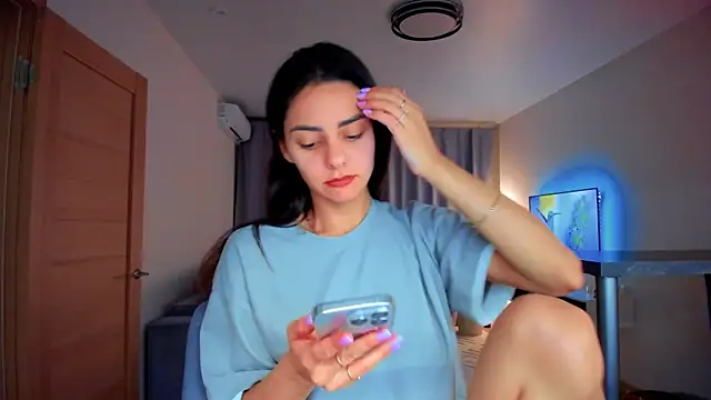 EmiliaZen online show from 09/29/25, 06:02