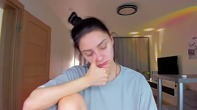 EmiliaZen online show from 04/04/26, 05:10