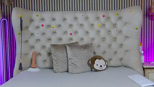 PlayfulShow online show from 04/08/26, 02:17