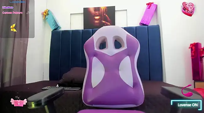 Snapshot of Ariel_star1 chatting on 02/18/25, 04:26 Ariel star1 online show from 02/18/25, 04:26