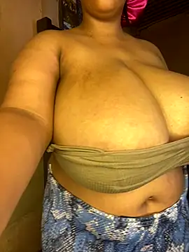 Snapshot of NonoGotBoobies chatting on 11/13/25, 07:07 NonoGotBoobies online show from 11/13/25, 07:07