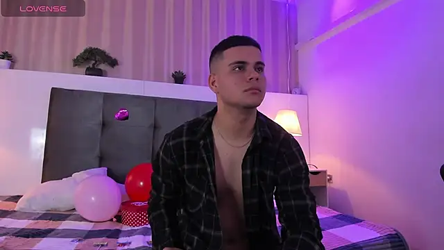 Sebastian Phoenix online show from 02/15/25, 06:23