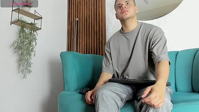 Sebastian Phoenix online show from 02/17/25, 11:44