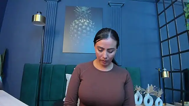 scarlet edwars online show from 03/25/26, 07:42