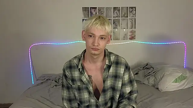 Julian wins online show from 03/21/26, 01:48