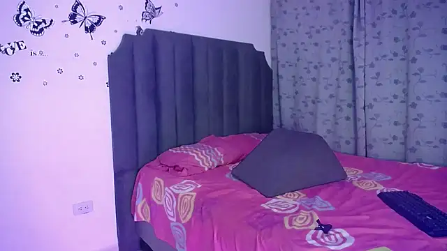 Snapshot of moree_Queen chatting on 03/19/25, 11:50 moree Queen online show from 03/19/25, 11:50