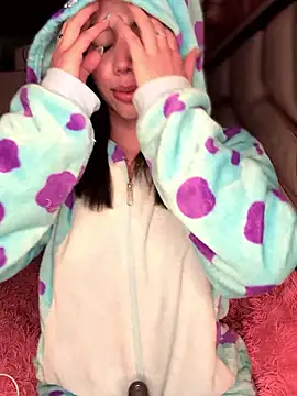 Laura-Khalifa online show from 01/17/26, 06:40