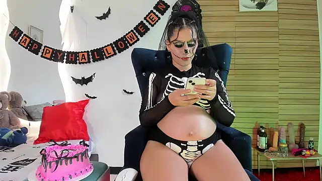 Abbiee 8 online show from 10/31/25, 03:57