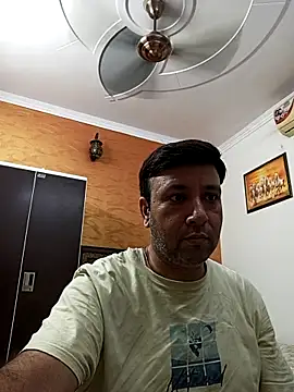 innocentboy1987 online show from 10/04/25, 07:39