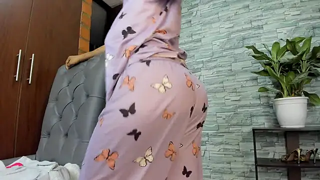 nicollesofia2 online show from 02/08/25, 03:52