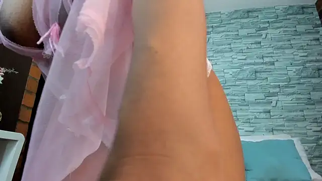 nicollesofia2 online show from 02/09/25, 06:47