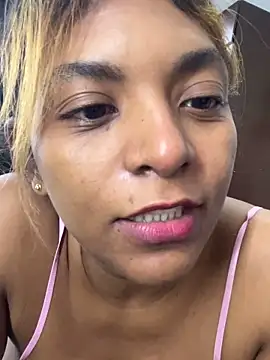 nicollesofia2 online show from 05/16/26, 04:31