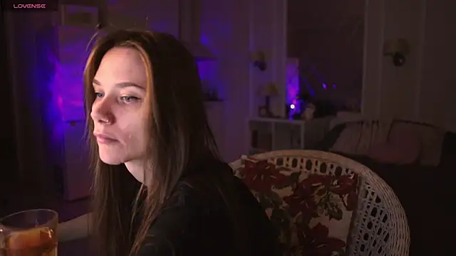 Snapshot of alexa_feels_ chatting on 03/05/25, 04:46 alexa feels online show from 03/05/25, 04:46