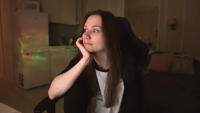 Snapshot of alexa_feels_ chatting on 03/14/25, 01:05 alexa feels online show from 03/14/25, 01:05