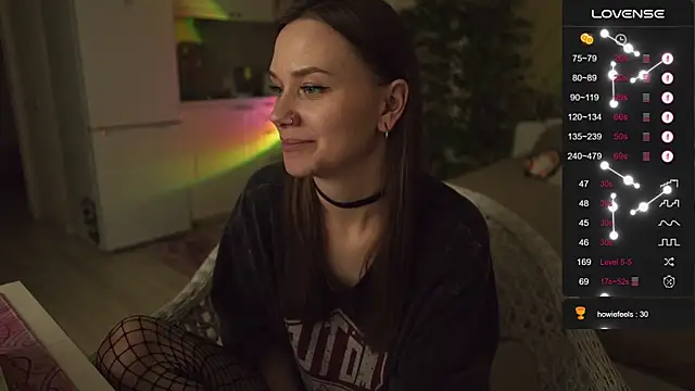 Snapshot of alexa_feels_ chatting on 09/11/25, 04:18 alexa feels online show from 09/11/25, 04:18